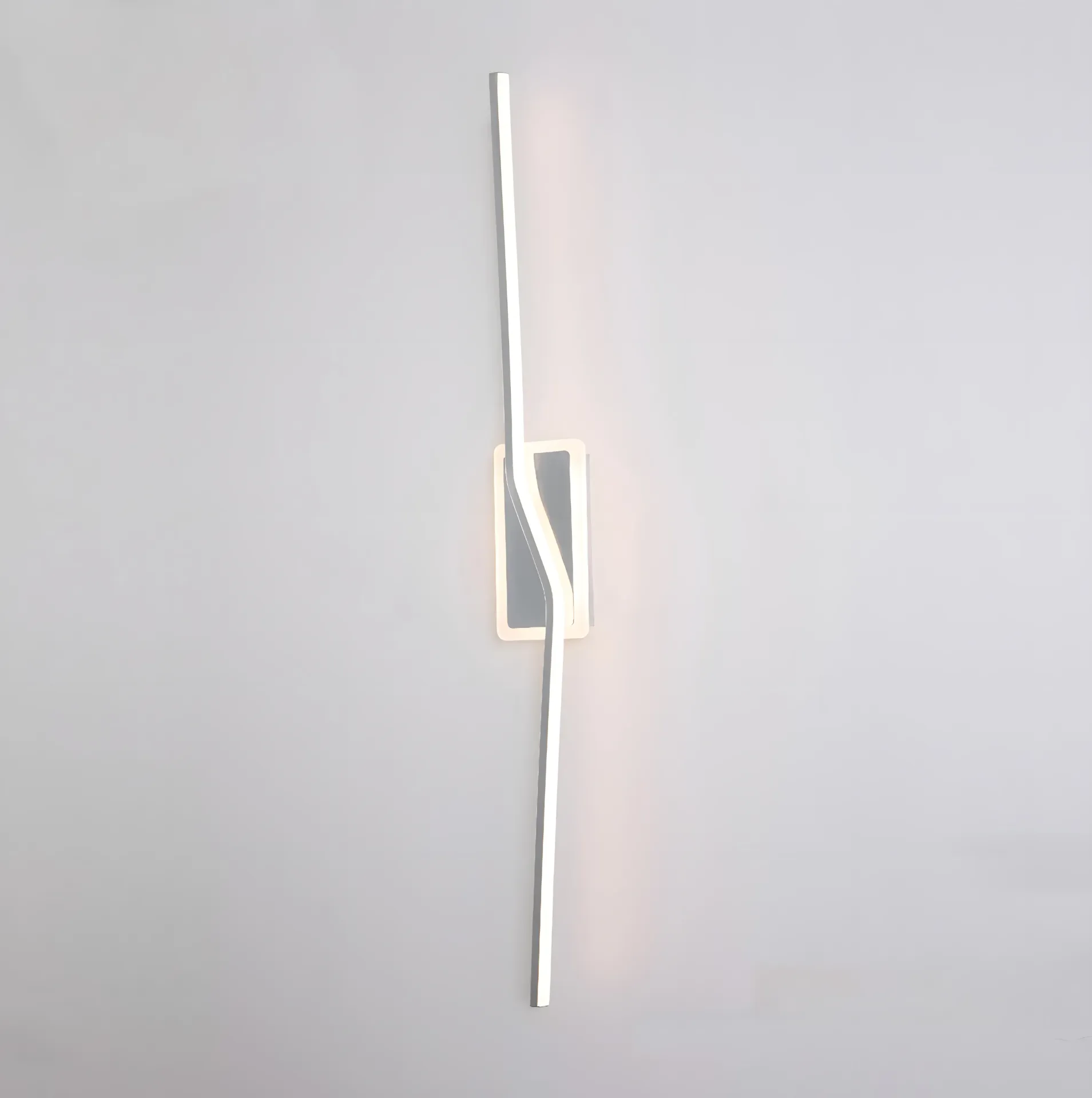 [AN-UR 117SV] The Argent Linear Flow Vertical Sconce